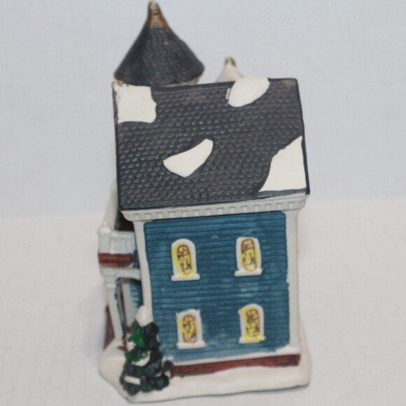 Enchanted Christmas 6" Porcelain Christmas Village House with Light - Picture 3 of 7